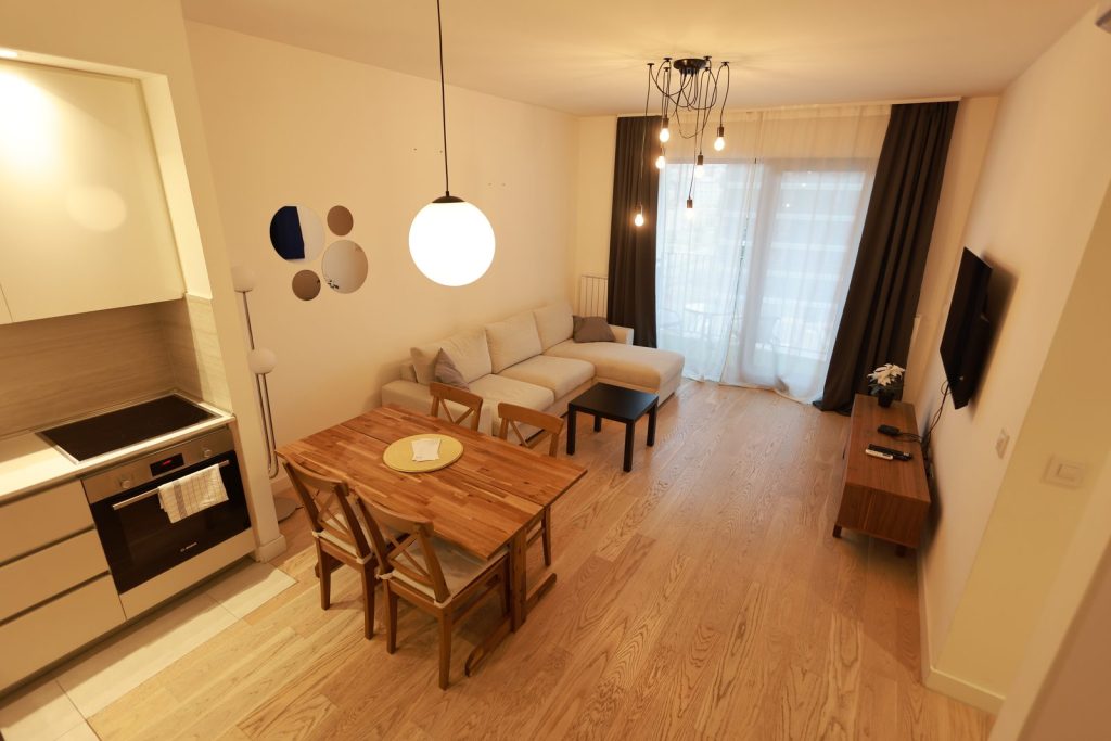 Prostran dnevni boravak u BW Royal apartmanu, Beograd na vodi